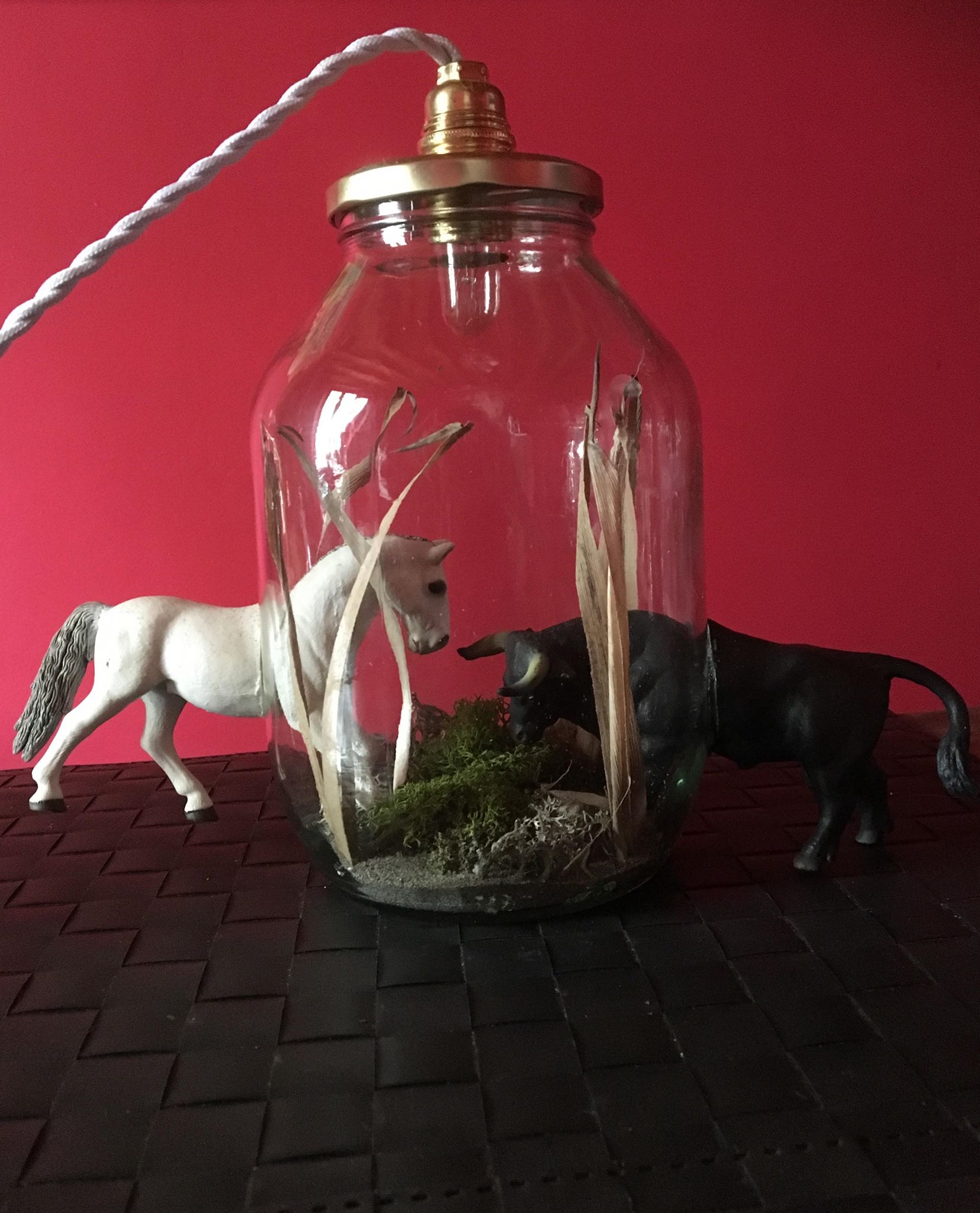 Je Fais Tout Dans Cette Maison – Lampes Oniriques