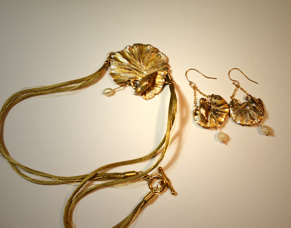 Corinne Ballester, créatrice de bijoux lapidaire et gemmologue.