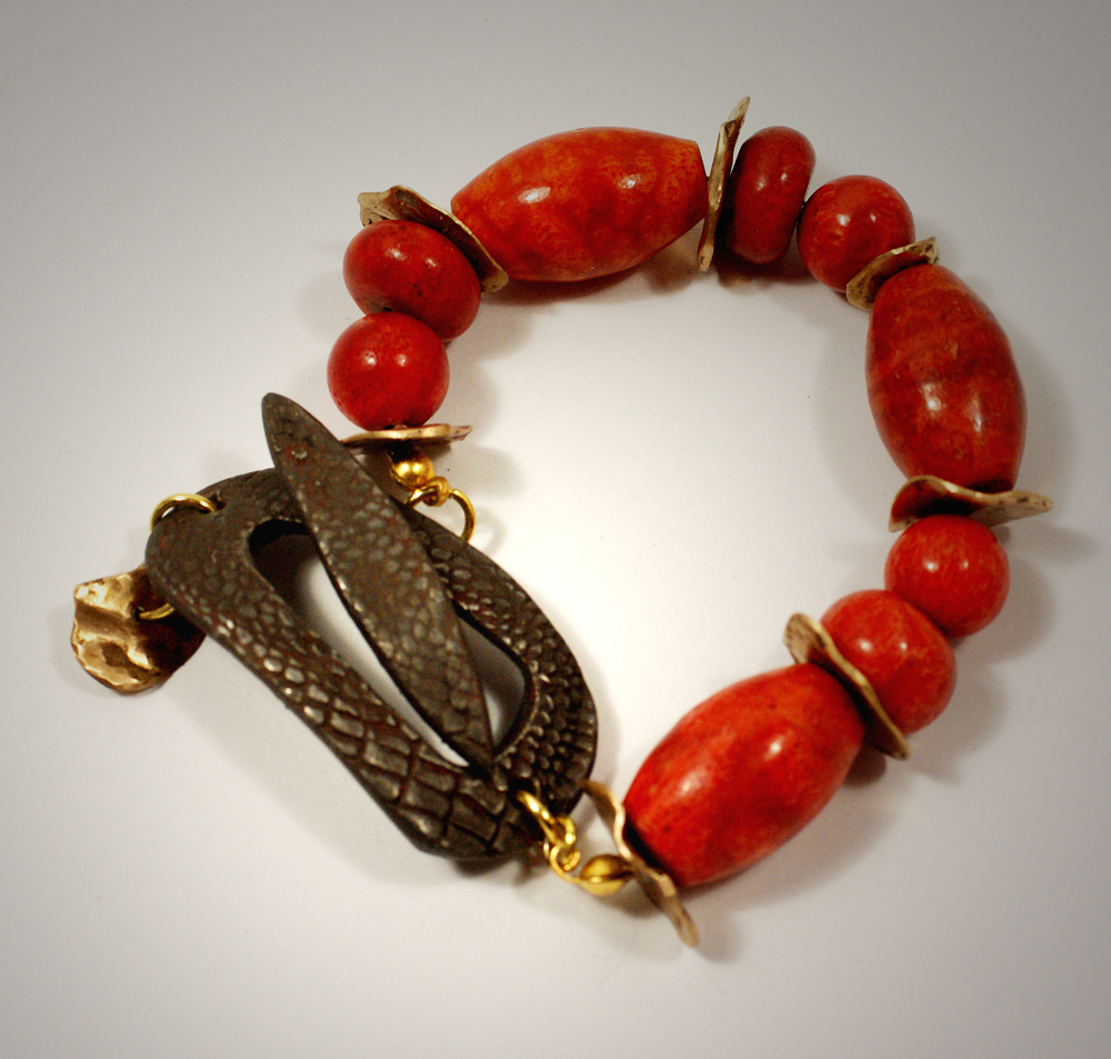 Corinne Ballester, créatrice de bijoux lapidaire et gemmologue.