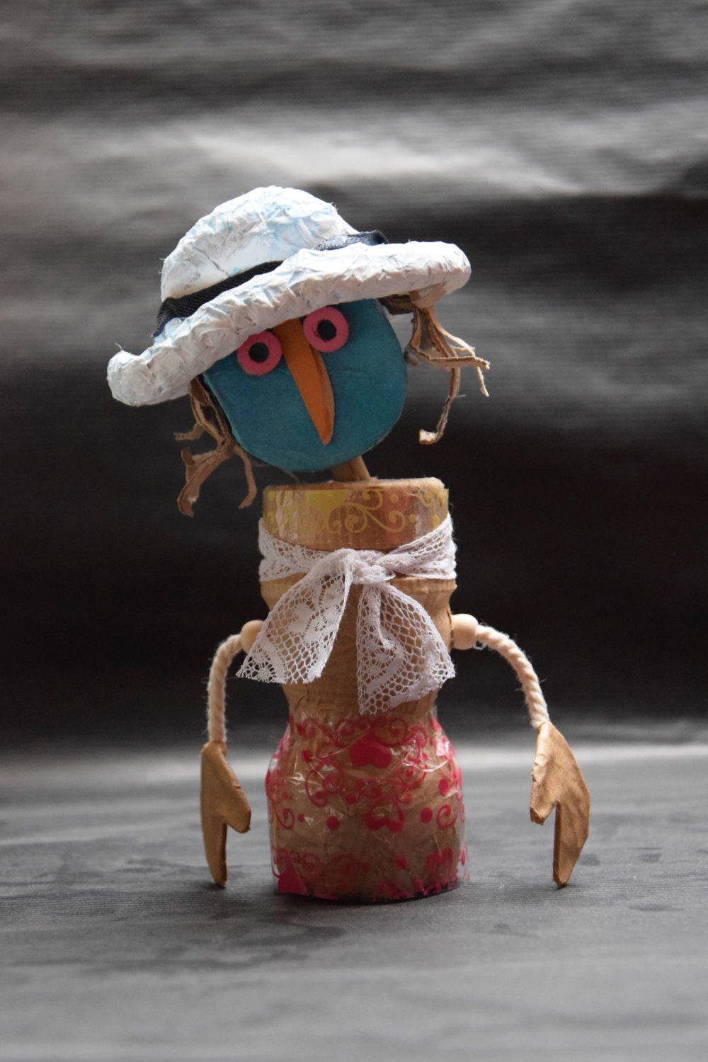 Lucile HAYS – Plasticienne, scénographe, marionnettiste