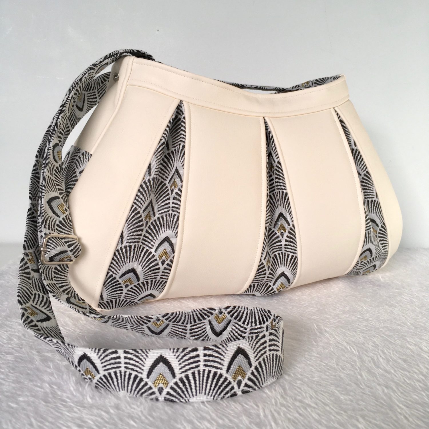 Lyly Rouge – Couture maroquinerie artisanale