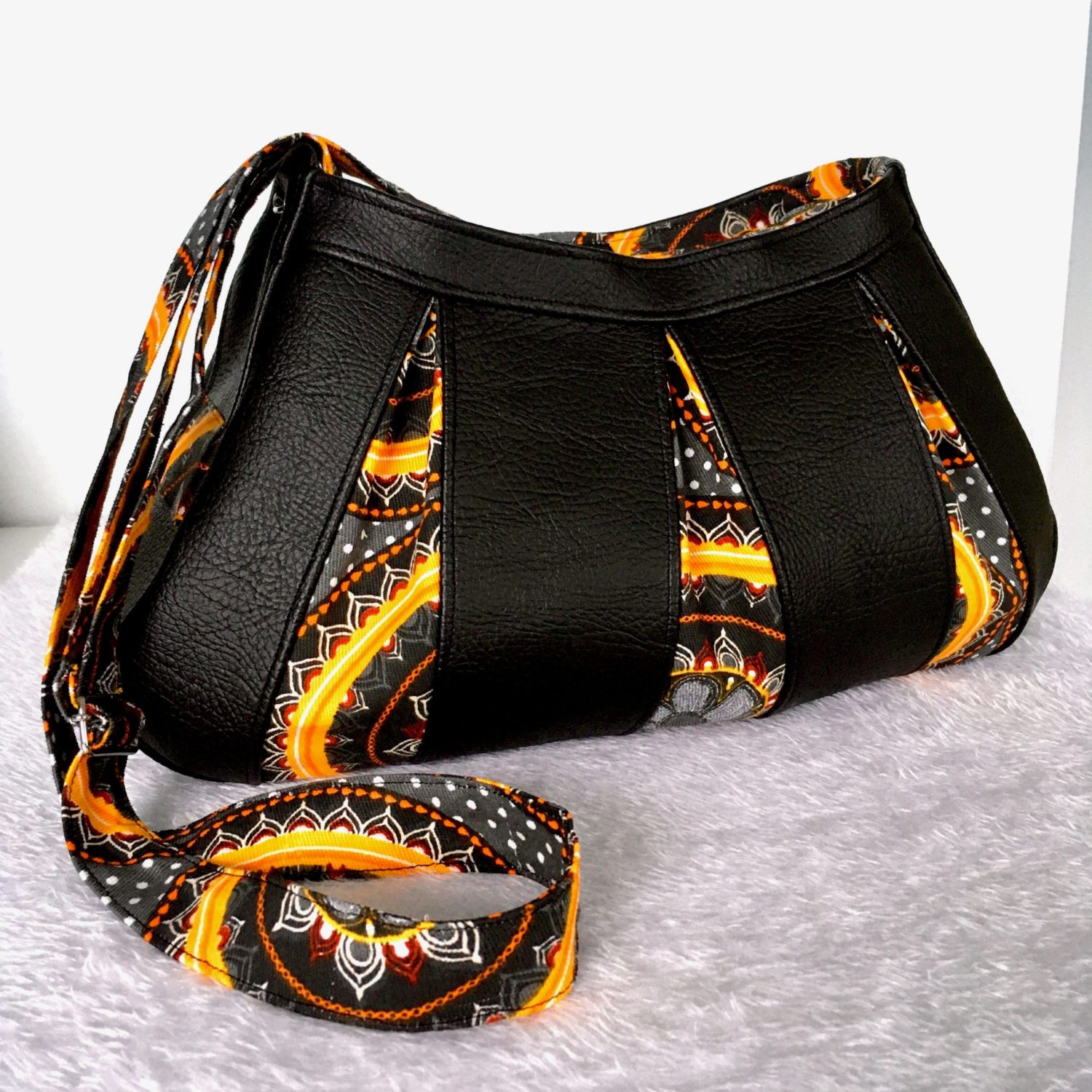 Lyly Rouge – Couture maroquinerie artisanale