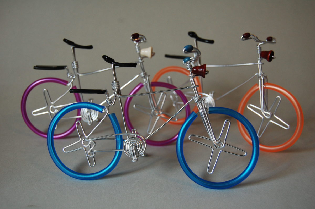 Ruben BARDON   –  Sculptures miniatures en fil d’aluminium