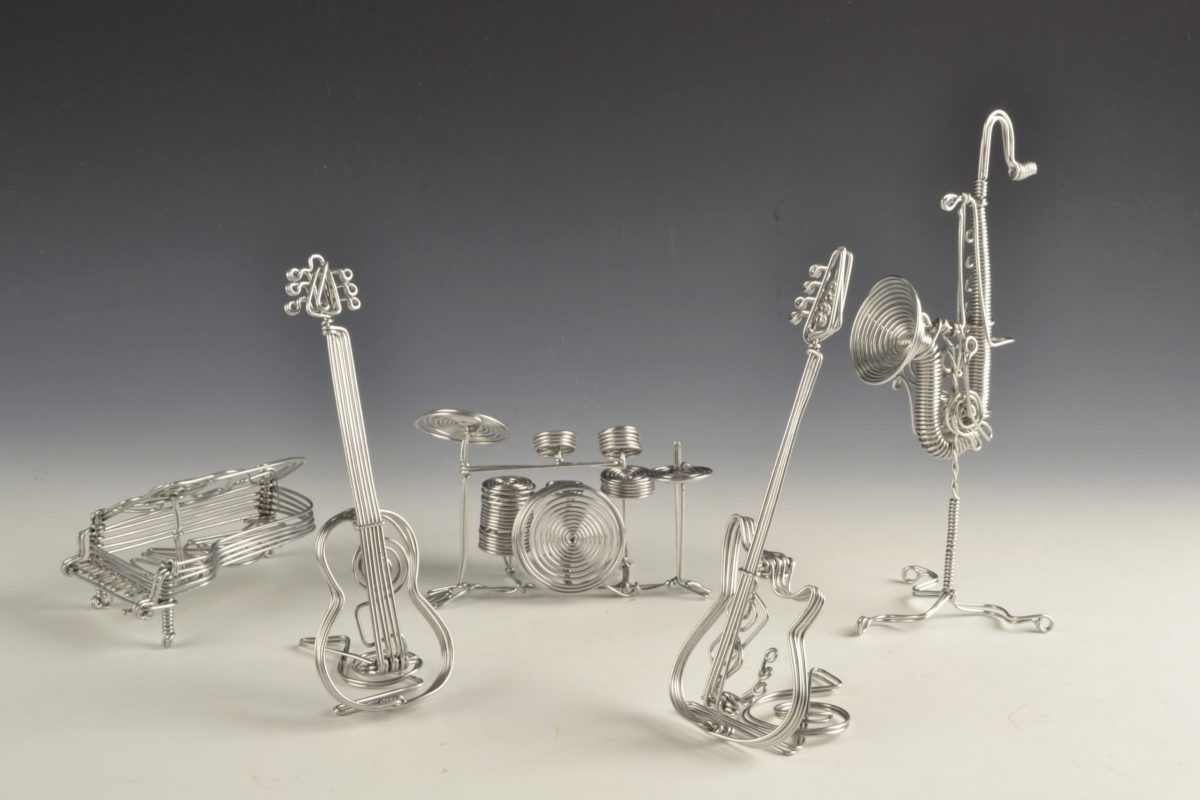 Ruben BARDON   –  Sculptures miniatures en fil d’aluminium