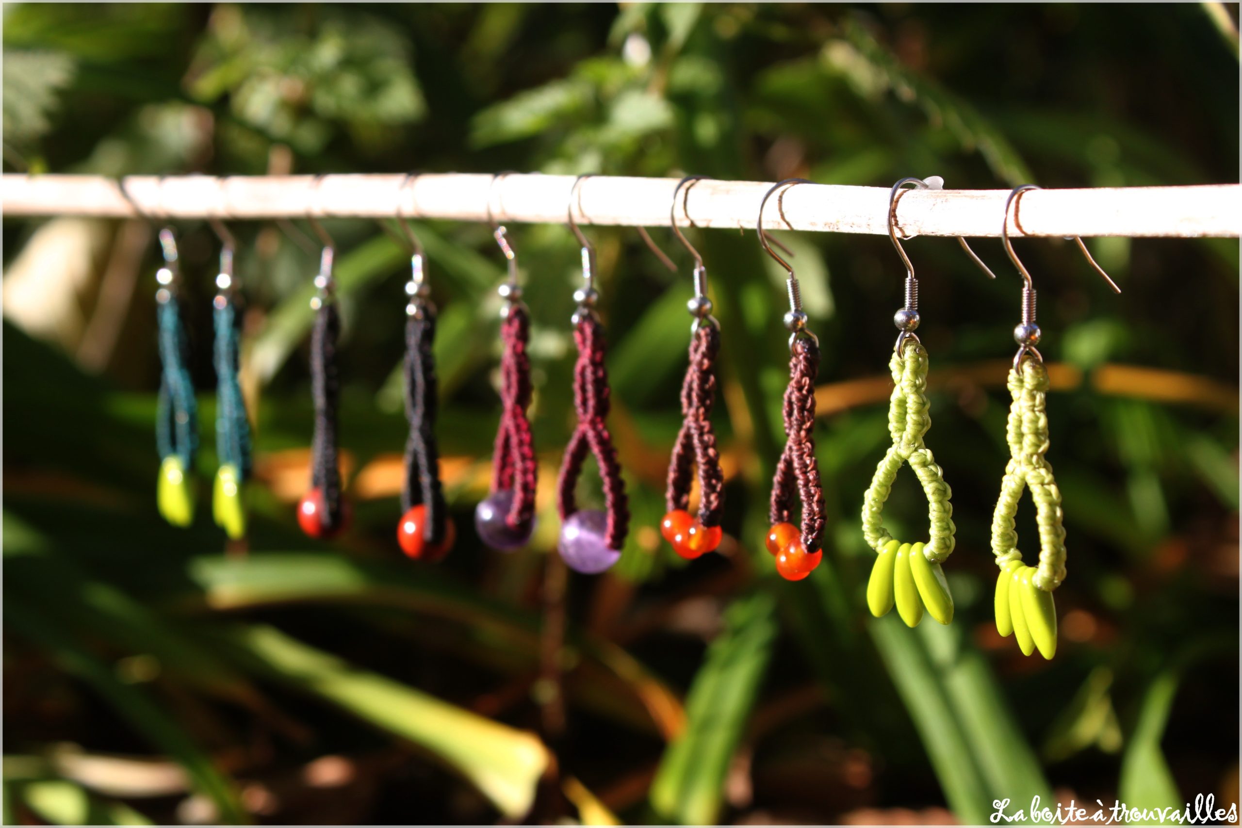 La boite à trouvailles – Bijoux en macramé