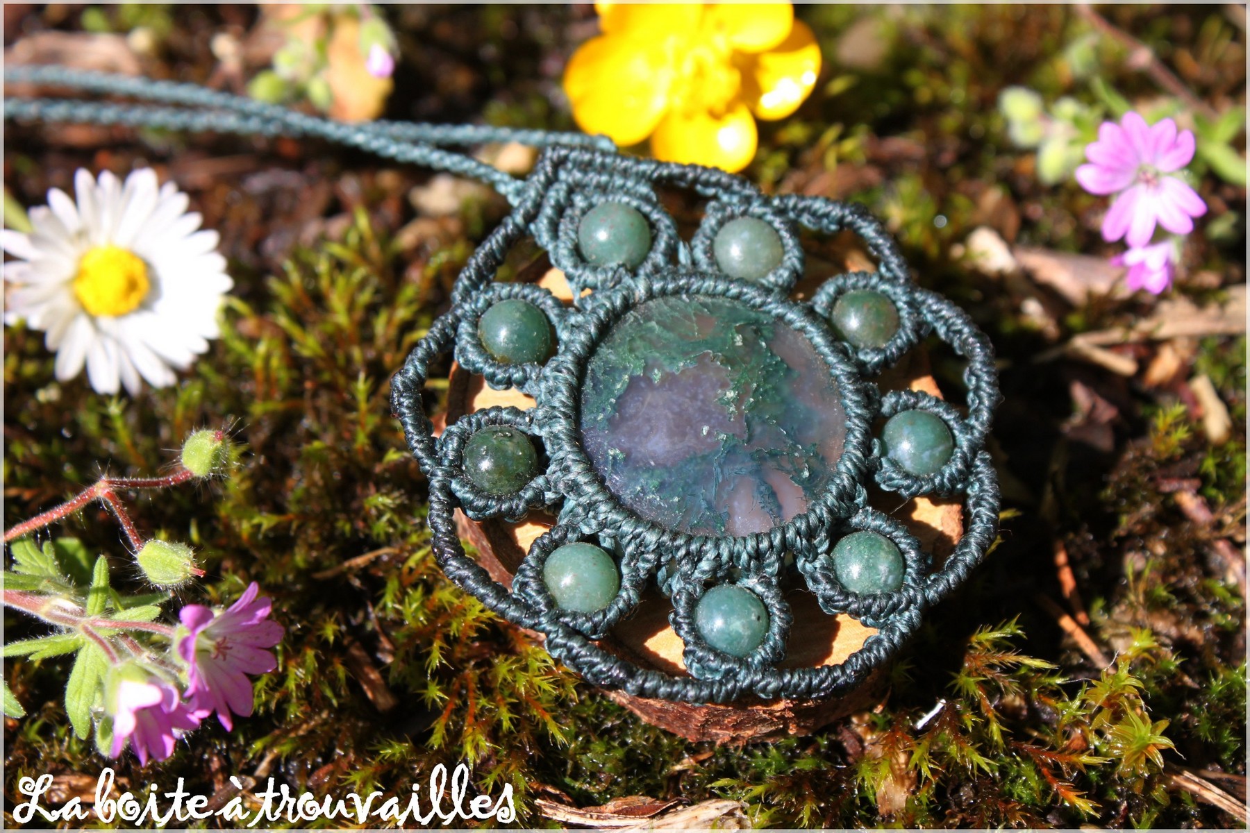 La boite à trouvailles – Bijoux en macramé