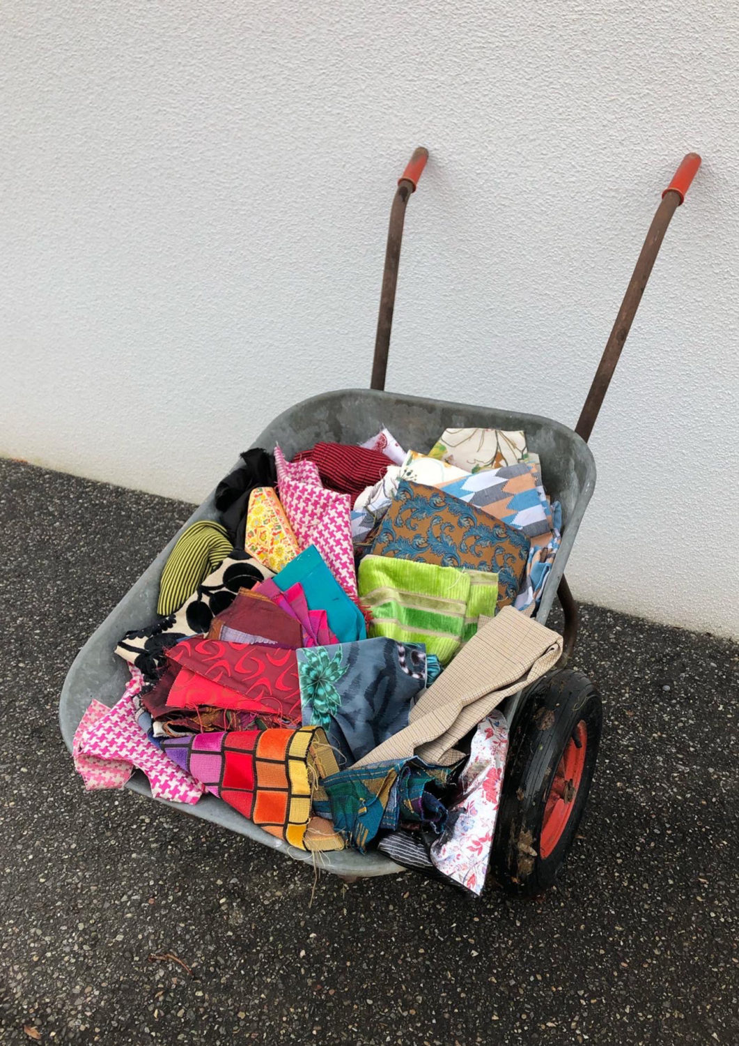 Ouvrage – Vêtements et accessoires artisanaux