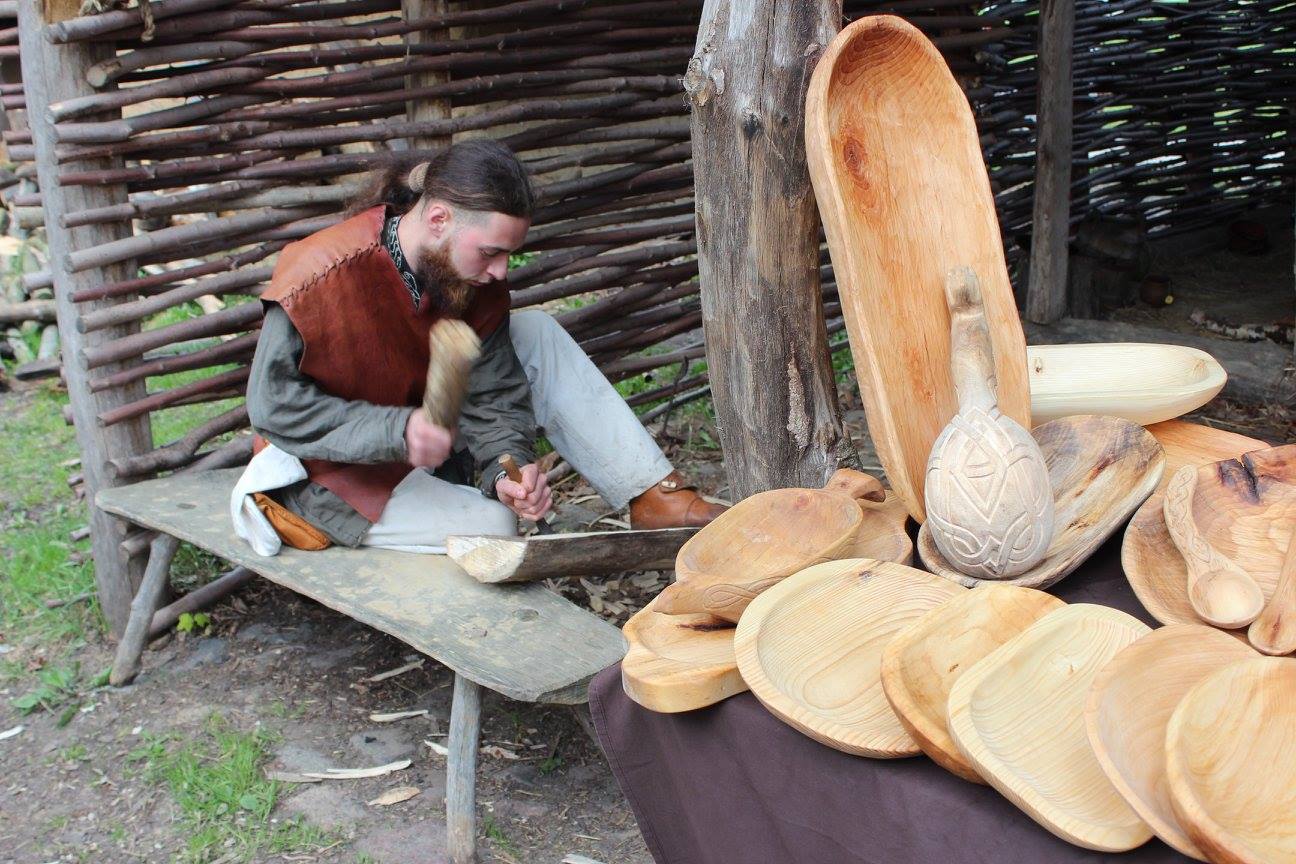Irminsul Creations – Sculpture en Bois massif