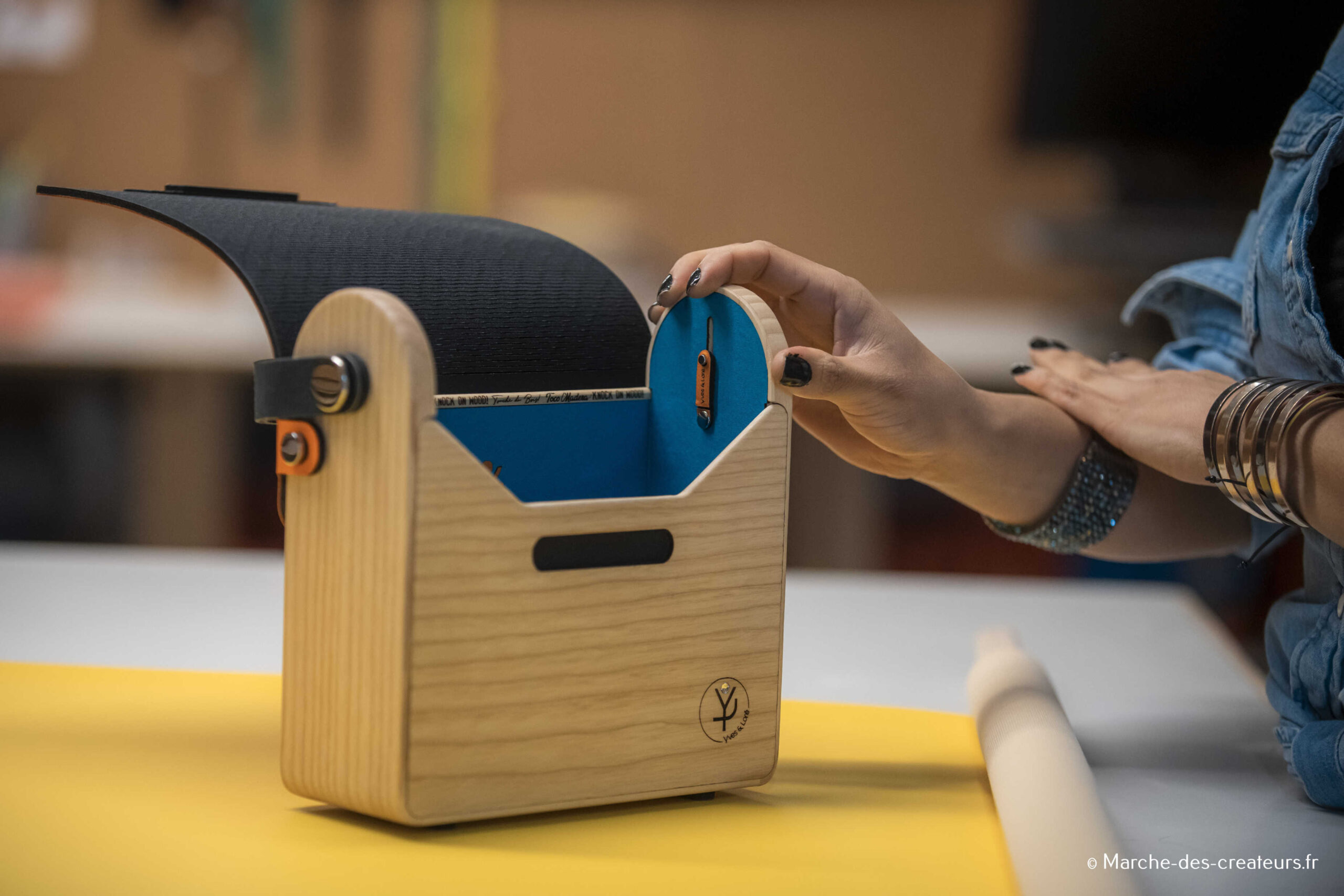Yves & Loré – Sacs en bois interchangeables