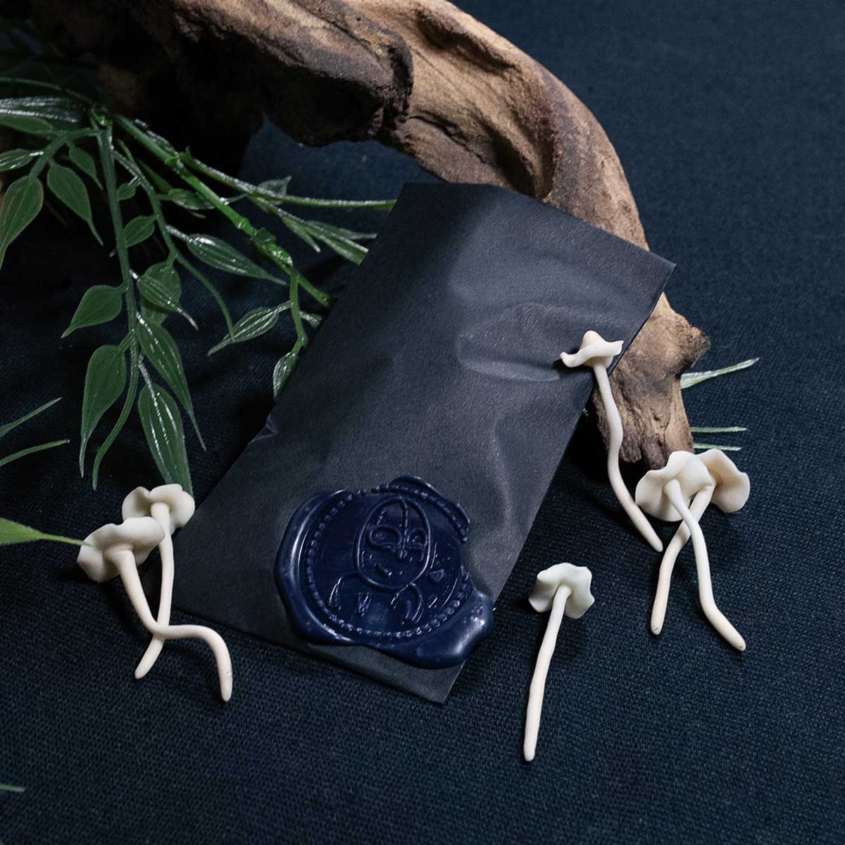 Dafourche – Bijoux, Figurines, Prints