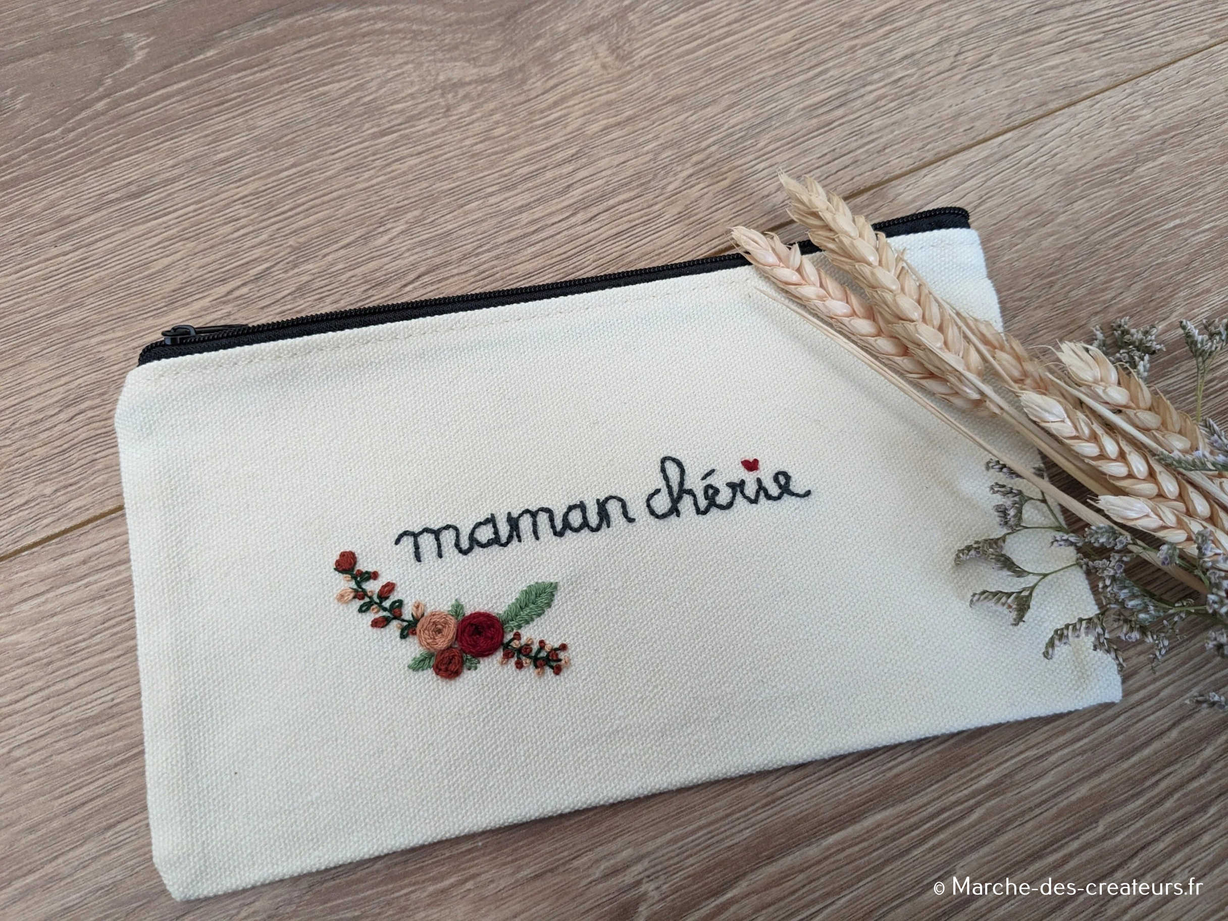 Les Broderies de Karo – 100 % brodés à la main