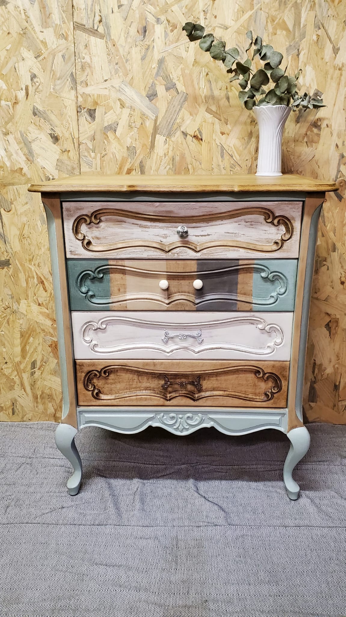Meubles et des poussières – Mobilier